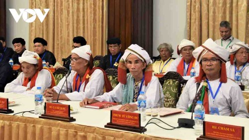 La religión siempre acompaña a la nación, afirma el primer ministro de Vietnam - ảnh 2