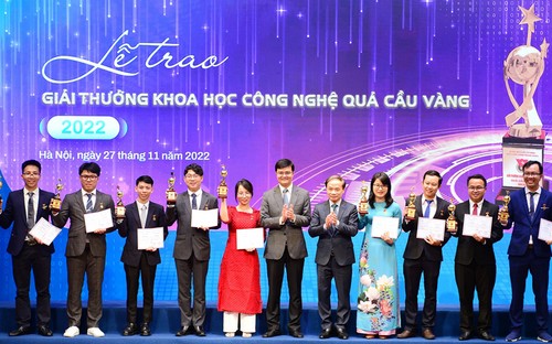 Vietnam premia a individuos con logros tecnológicos destacados - ảnh 1