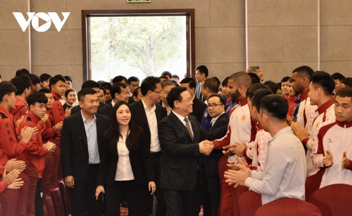 El presidente del Parlamento orienta el desarrollo de Hung Yen - ảnh 1