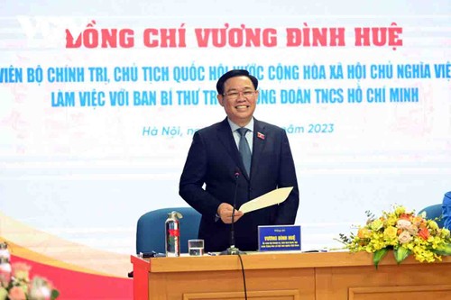 El sector joven de Vietnam será pionero en la transformación digital nacional, afirma el presidente del Parlamento - ảnh 1
