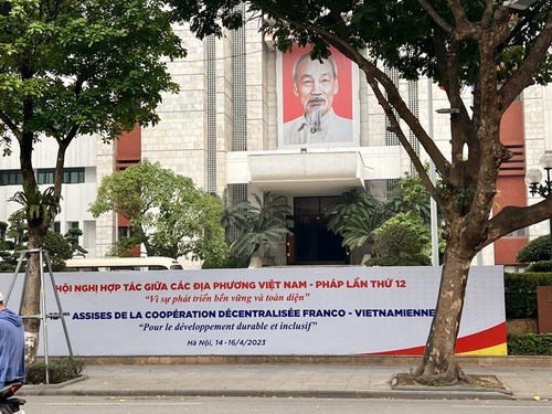 Celebran 50 años de relaciones diplomáticas Vietnam-Francia - ảnh 1