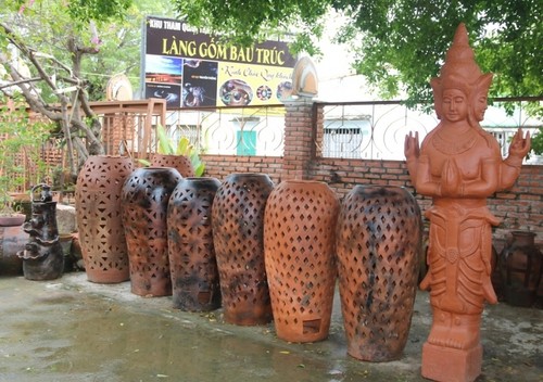 Aldea tradicional de cerámica Bau Truc: patrimonio cultural intangible de Vietnam urgido de preservación - ảnh 2