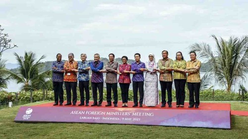 Vietnam mantiene aportes responsables al desarrollo de la ASEAN como epicentro del crecimiento - ảnh 1
