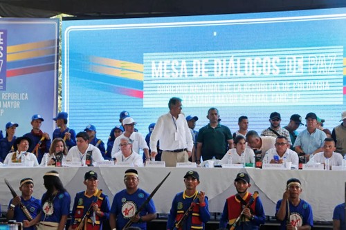 Gobierno colombiano y grupo armado EMC postergan negociaciones de paz - ảnh 1