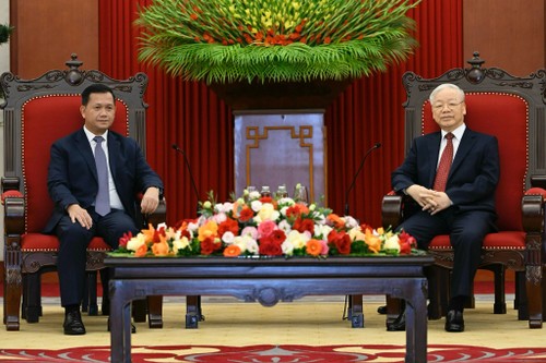 Vietnam y Camboya persisten en impulsar las relaciones entre ambos pueblos - ảnh 1