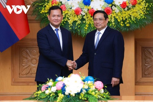El Primer Ministro de Camboya concluye con éxito su visita oficial a Vietnam - ảnh 1