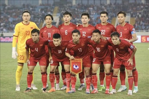 Selección masculina de fútbol de Vietnam ocupa la primera posición en Sudeste Asiático - ảnh 1