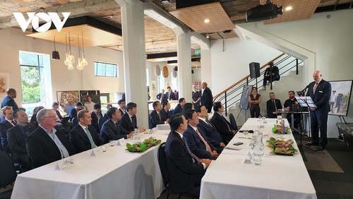 Primer ministro Pham Minh Chinh visita el Centro de Investigación de Alimentos y Cultivos de Nueva Zelanda - ảnh 1