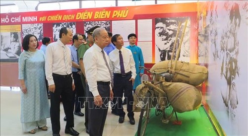 Exposición del presidente Ho Chi Minh con la campaña de Dien Bien Phu - ảnh 1