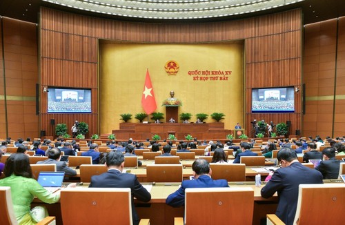 Diputados proponen soluciones para impulsar crecimiento económico de Vietnam - ảnh 1