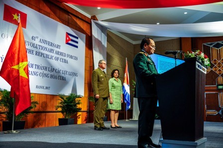 Celebran en Vietnam el 61 aniversario de las Fuerzas Armadas cubanas - ảnh 3