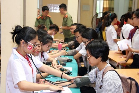 Más actividades en Vietnam en saludo al Día Internacional de Donantes de Sangre  - ảnh 1