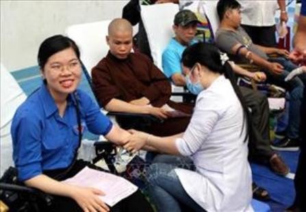 Más actividades de donación de sangre en Vietnam  - ảnh 1