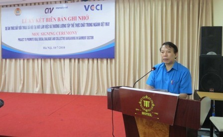 Promueven negociación social en la industria textil vietnamita   - ảnh 1