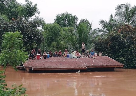Vietnamitas residentes en Laos están a salvo después del colapso de presa en Laos - ảnh 1