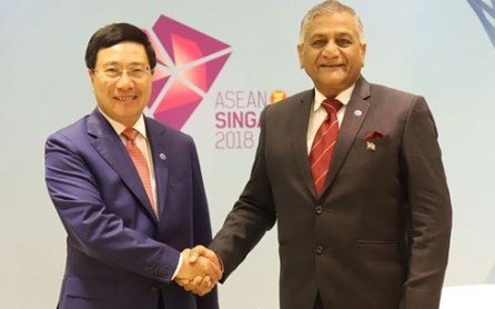Canciller vietnamita se reúne con el secretario de Estado de India en Singapur - ảnh 1