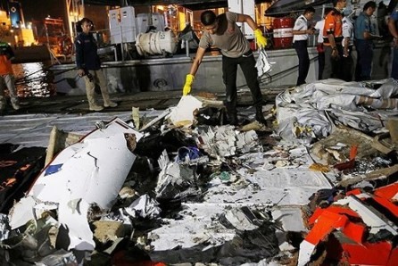 Dirigentes vietnamitas envían condolencias por tragedia aérea en Indonesia  - ảnh 1