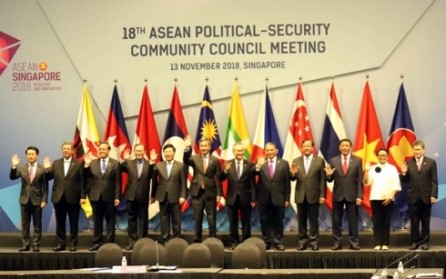 Canciller vietnamita participa en las citas preparatorias de la 33 Cumbre de Asean - ảnh 1