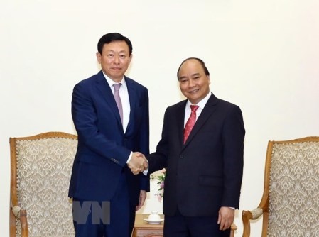 Primer ministro de Vietnam solicita más asistencia del Grupo Lotte a empresas nacionales - ảnh 1