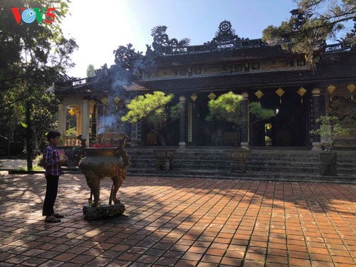 La mística belleza de la pagoda Tu Hieu, en la ciudad de Hue - ảnh 10
