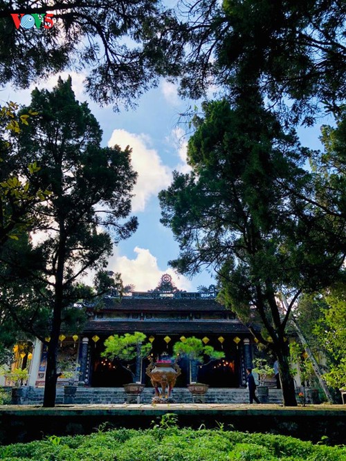La mística belleza de la pagoda Tu Hieu, en la ciudad de Hue - ảnh 9