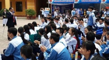 Intensifican consulta profesional para jóvenes vietnamitas  - ảnh 1