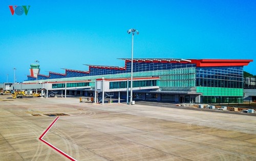 Aeropuerto Internacional de Van Don en funcionamiento - ảnh 1
