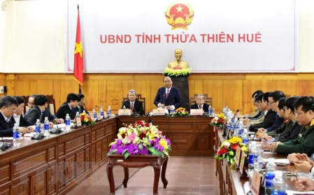 Primer ministro revisa preparativos para Tet en Thua Thien-Hue - ảnh 1