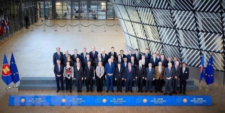 Asean y Unión Europea se comprometen a fortalecer cooperación integral - ảnh 1