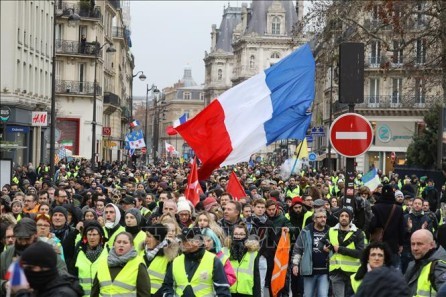 Manifestaciones de “Chalecos Amarillos” siguen en Francia - ảnh 1