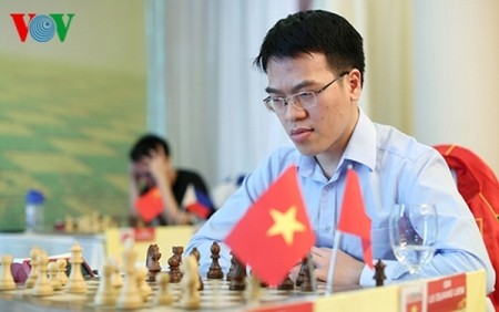 Buen comienzo para el mejor jugador de ajedrez de Vietnam en competición internacional - ảnh 1