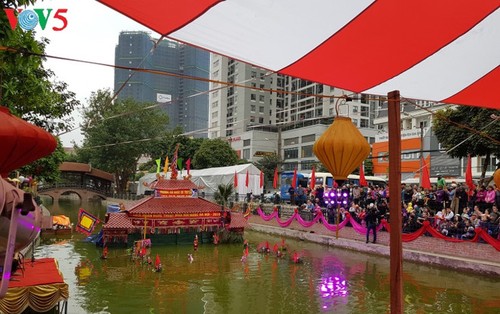 Celebran Festival de Marionetas sobre el Agua de Hanói 2019 - ảnh 1