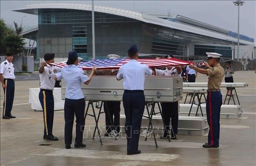 Repatrian restos de soldados estadounidenses caídos durante guerra en Vietnam - ảnh 1