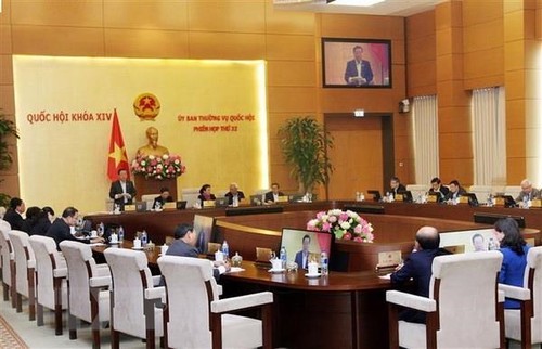 Inauguran 33 reunión del Comité Permanente del Parlamento de Vietnam - ảnh 1