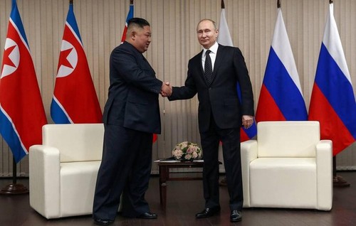 Putin y Kim Jong-un realizan conversaciones sobre la situación en la península coreana - ảnh 1