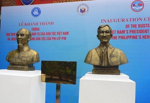 Inauguran en Thai Nguyen bustos de presidente Ho Chi Minh y de héroe filipino José Rizal  - ảnh 1