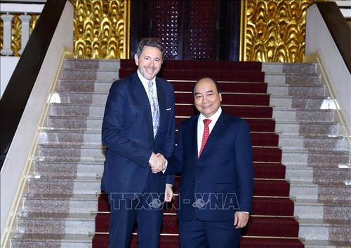 Primer ministro vietnamita recibe a altos funcionarios de Rumania y Austria - ảnh 2