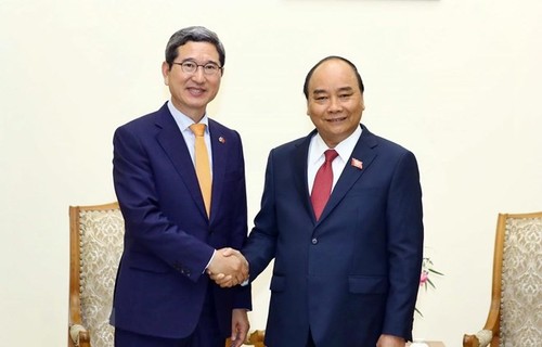 Vietnam desea profundizar los nexos con Corea del Sur, afirma primer ministro Nguyen Xuan Phuc - ảnh 1