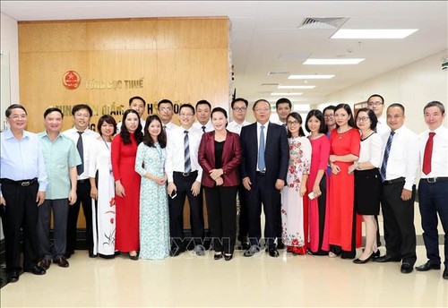 La administración tributaria debe facilitar la vida de los contribuyentes, subraya presidenta del Parlamento de Vietnam - ảnh 1