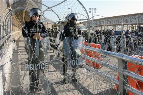 El Pentágono moviliza a más soldados a la frontera con México. - ảnh 1