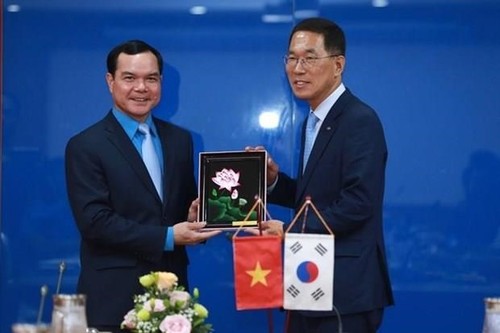 Vietnam y Corea del Sur mejoran cooperación sindical - ảnh 1