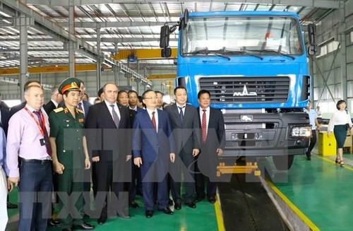 Inauguran en Vietnam planta automotriz en cooperación con Bielorrusia  - ảnh 1