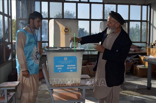 Comienzan elecciones presidenciales en Afganistán   - ảnh 1