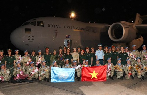 Retornan al país misioneros vietnamitas de mantenimiento de la paz de la ONU - ảnh 1