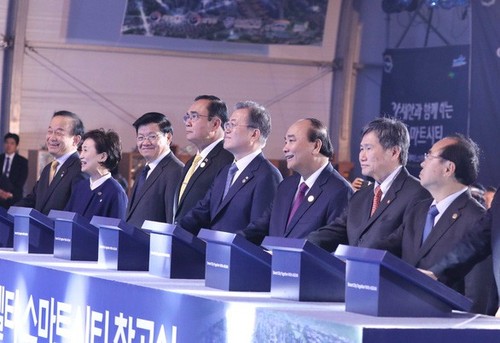 Intensa agenda del primer ministro de Vietnam en Corea del Sur - ảnh 1