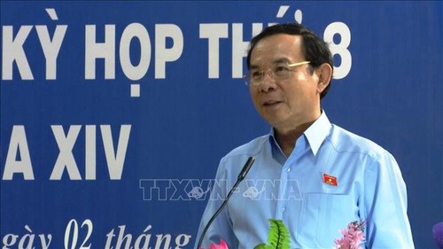 Altos funcionarios vietnamitas se reúnen con electores - ảnh 1