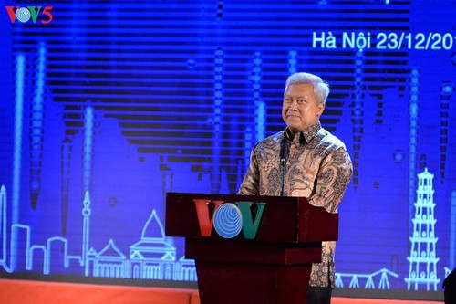 Entrega de premios del concurso sobre relaciones Vietnam-Indonesia - ảnh 5