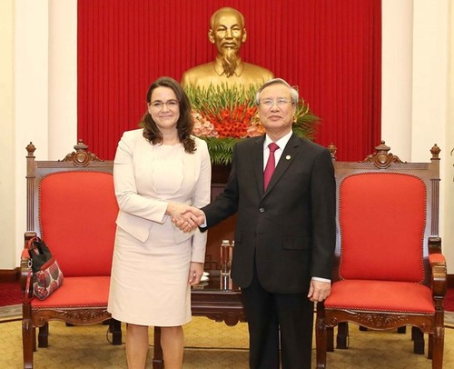 Partidos gobernantes de Vietnam y Hungría consolidan lazos - ảnh 1