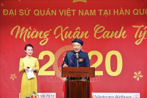 Vietnamitas en ultramar celebran Tet 2020 - ảnh 1