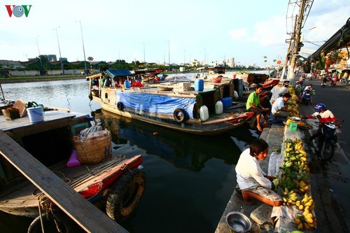 El puerto de Binh Dong  - ảnh 6
